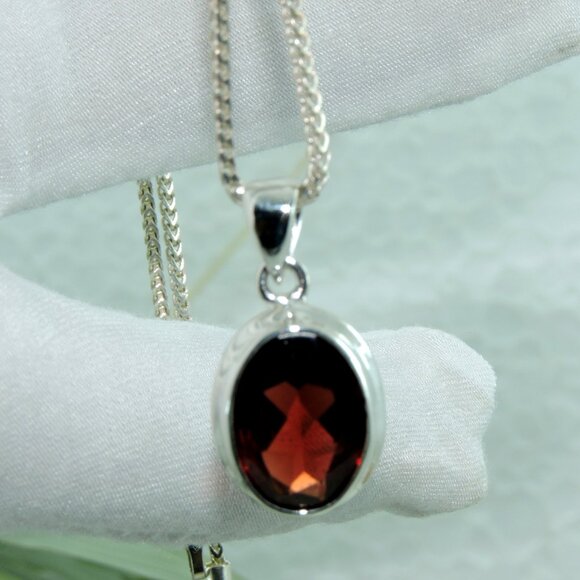 Garnet Gemstone 925 Sterling Silver Pendant Chain Necklace - Picture 2 of 7